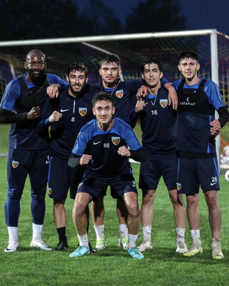 Kayserispor’da 10 genç futbolcu oynadı