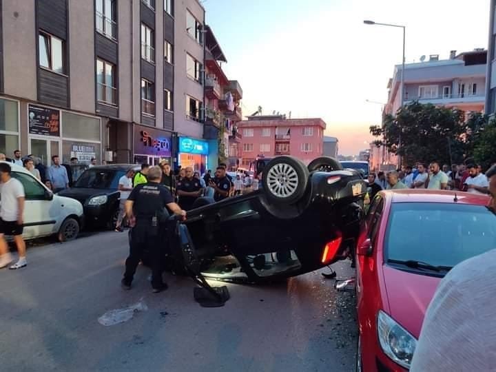 Park halindeki otomobile çarpıp böyle takla attı