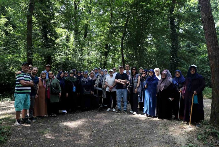 Yaşlılar YADEM’le yeşilin tonları arasında gezintiye çıktı