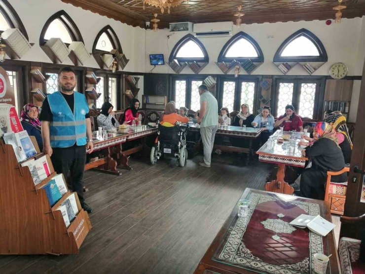 Çorum’da öğrenci velileri cami ve kuran kurslarında misafir edildi