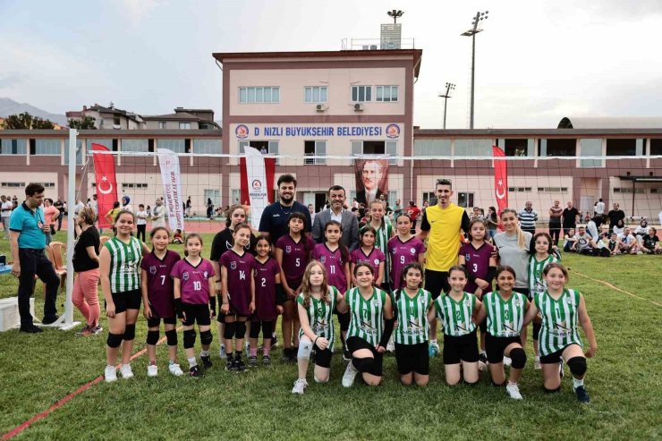 Denizli’de voleybol şenliği