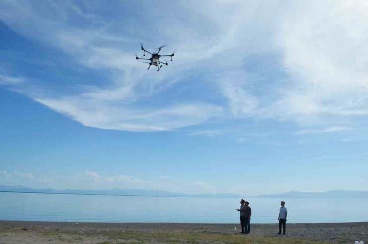 Adilcevaz’da drone ile sivrisinek ve haşerelerle mücadele