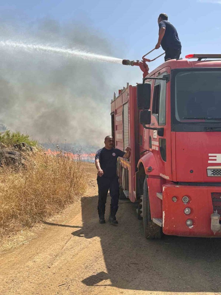 Kırıkhan’da anız yangını söndürüldü