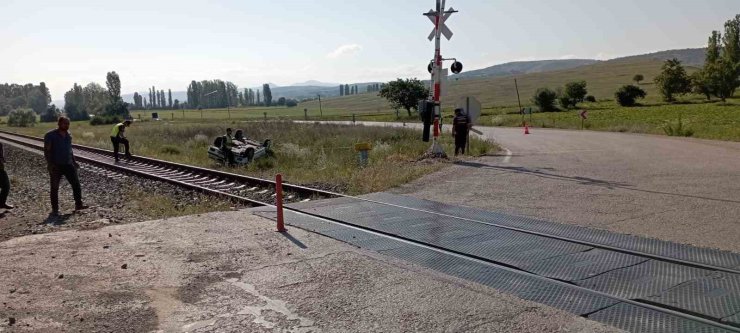 Tokat’ta ters dönen araçtan sağ kurtuldular