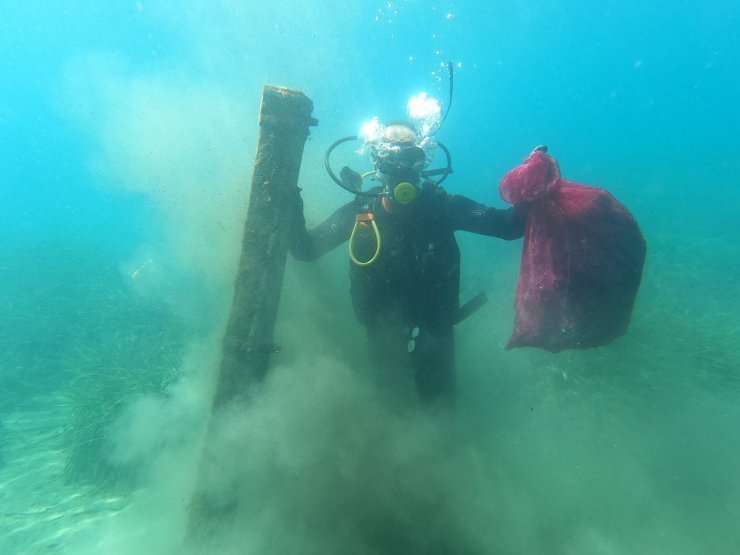 Deniz dibi temizliği Turgutreis’te yapıldı