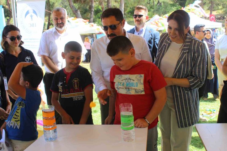 Depremde öksüz ve yetim kalan afetzede çocuklar doyasıya eğlendi