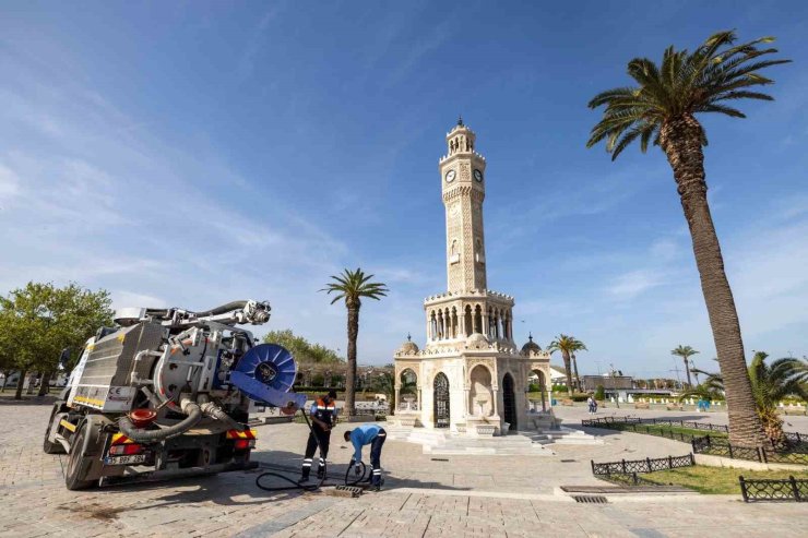 İzmir’in altyapı hatlarında temizlik seferberliği