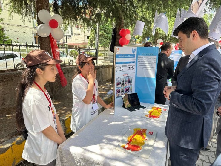 Aybastı’da öğrenciler projelerini sergiledi