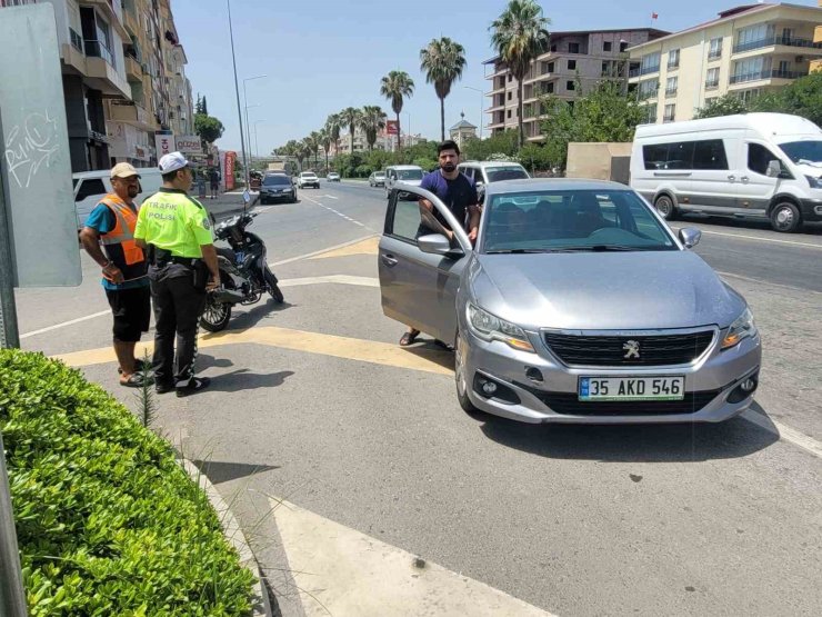 Otomobille motosiklet çarpıştı: 1 yaralı