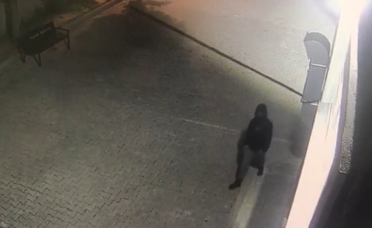 Bursa’da 5 okulu soydu...Önce kameraya, sonra polise yakalandı