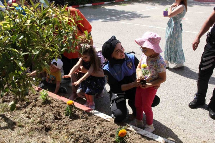 Polisten özel anaokulu öğrencilerine piknik şöleni