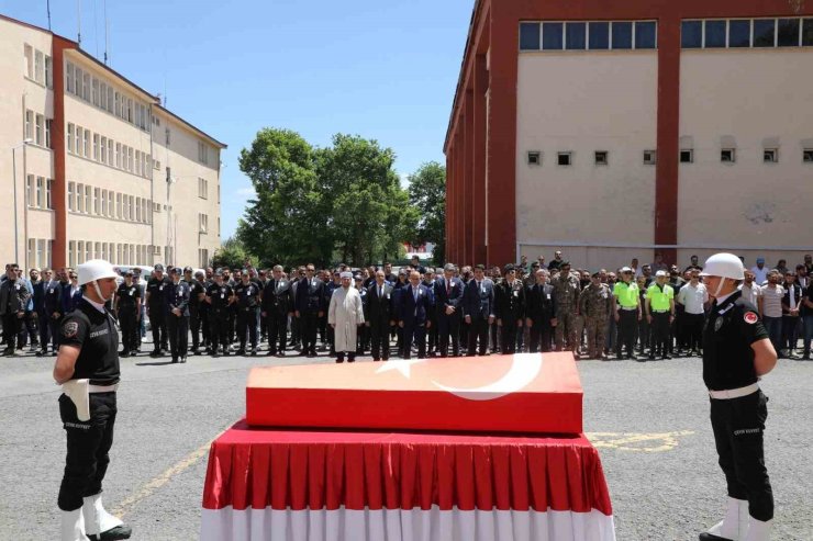 Polis memuru İsmail Erdem Aksoy için Ağrı’da cenaze töreni düzenlendi