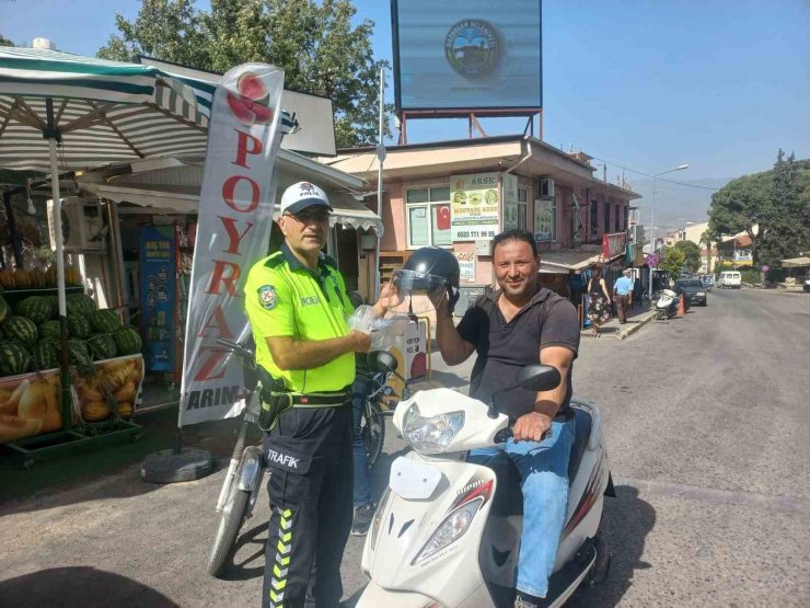 Bozdoğan’da motorculara kask dağıtıldı