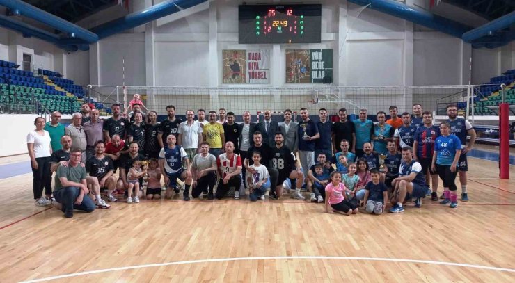 Kütahya’da kurumlar arası voleybol turnuvası