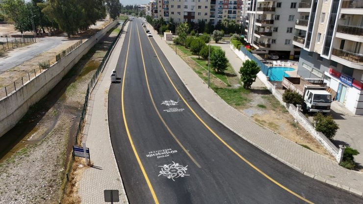 Aydın Büyükşehir Belediyesi Efeler Cumhuriyet Caddesi’ni yeniledi