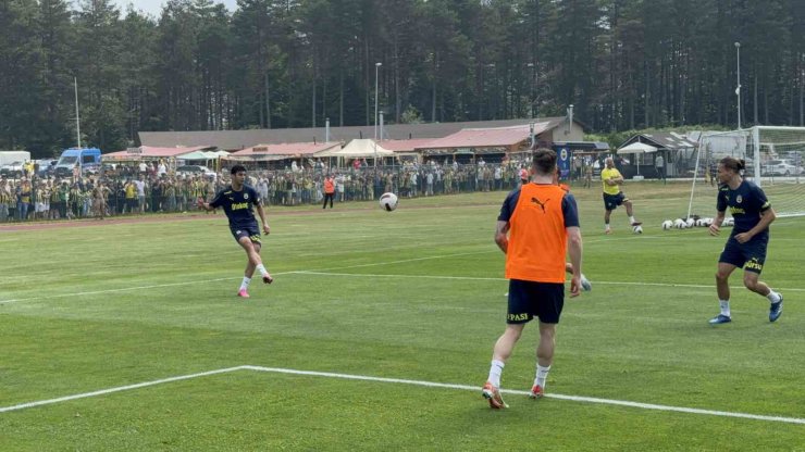 Fenerbahçe, taraftara açık antrenman yaptı