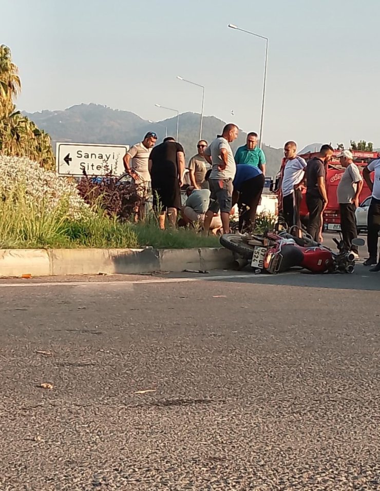 Gazipaşa’da motosiklet sürücüsünün hayatını kask kurtardı