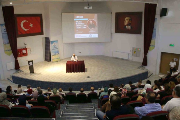 Kütahya’da "Modernliğin Dayatmaları Karşısında Özgün Bir İnsan Tasavvuru İnşa Etmek" konulu konferans