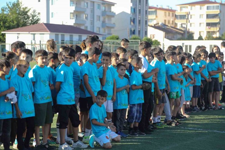 Genç’te yaz spor okullarının açılışı yapıldı