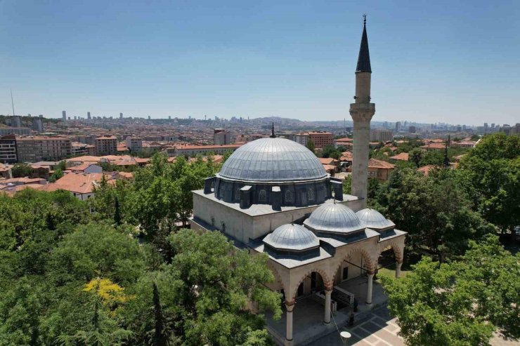 Mimar Sinan ekolünün Ankara’daki tek örneği olan Cenab-ı Ahmet Paşa Camii’nde 5 asırdır ezan sesi yükseliyor