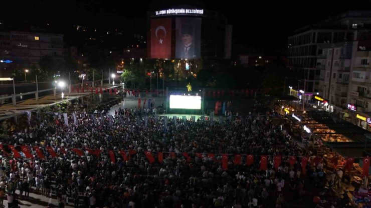 Aydın Büyükşehir, dev ekranlarda milli maç heyecanı yaşattı