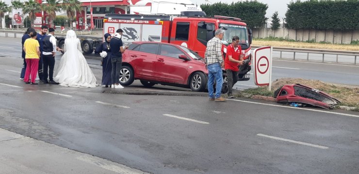 Düğüne saatler kala gelin ve damat kaza yaptı: 5 yaralı