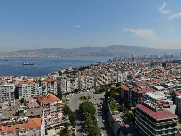 "Kentsel dönüşümler yerinde dönüşüm değil, pafta bazında, adalar bazında yapılmalı"