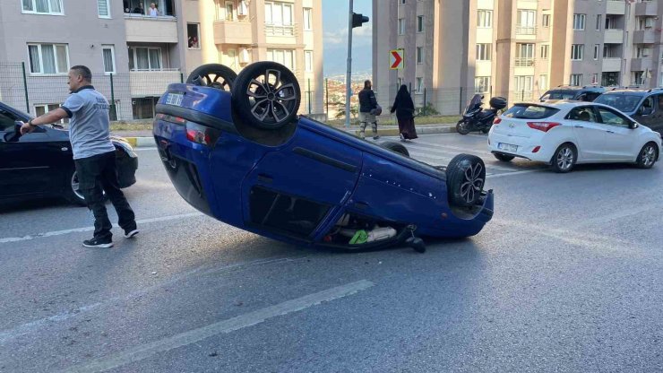 Otomobil takla attı: 1’i bebek 3 yaralı