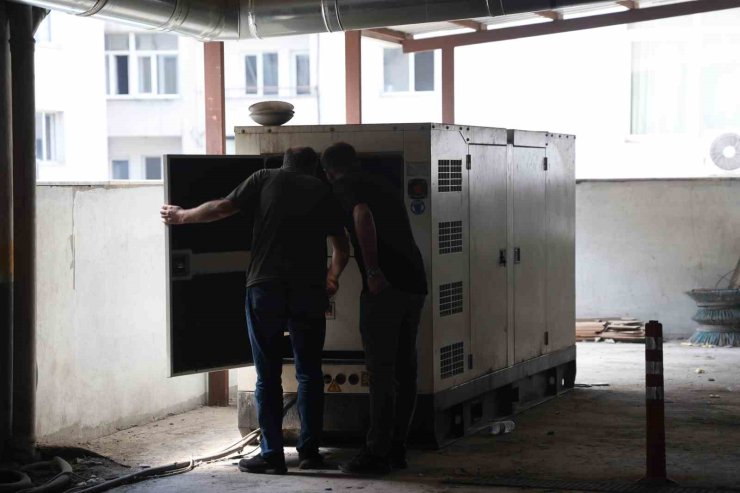 Elazığ’da sık sık yaşanan elektrik kesintisi esnafı bezdirdi