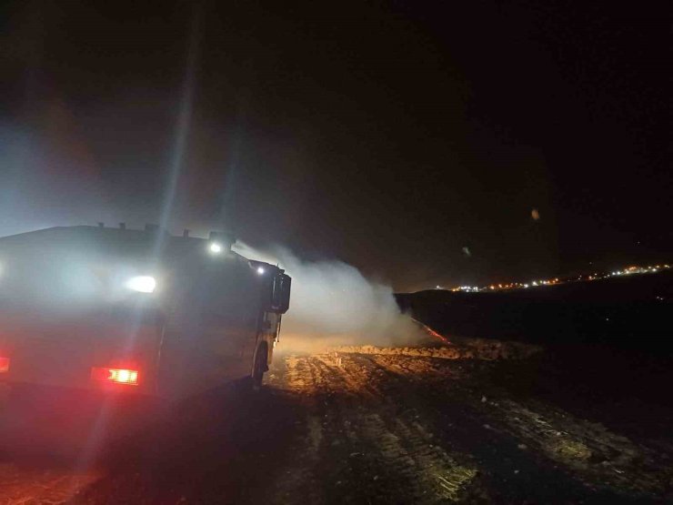 Diyarbakır’da çıkan anız yangını TOMA’ların desteğiyle söndürüldü