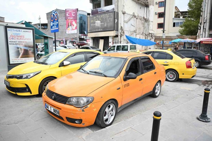 Çarşı Merkezine Yeni Taksi durağı