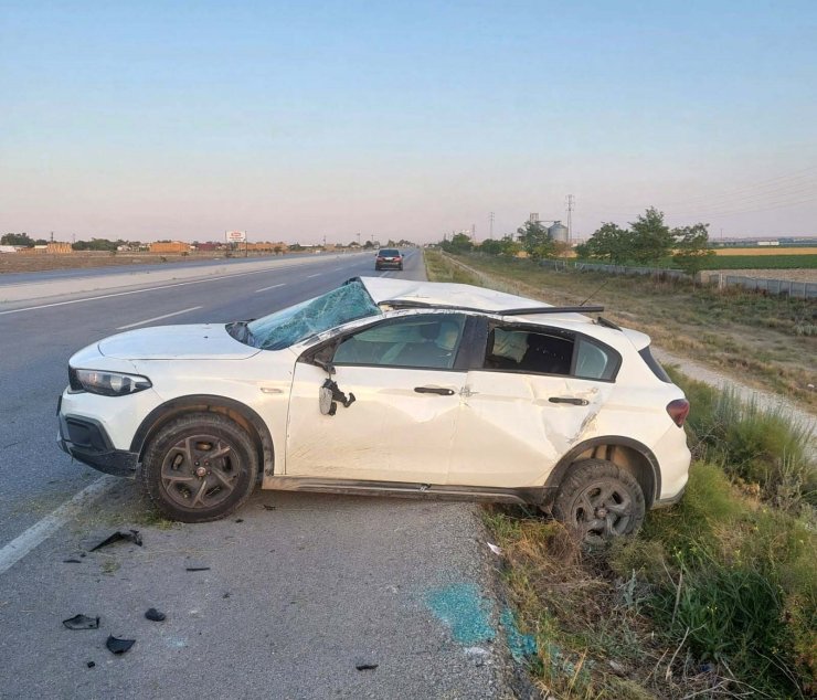 Konya’da otomobil yoldan çıktı: 5 yaralı