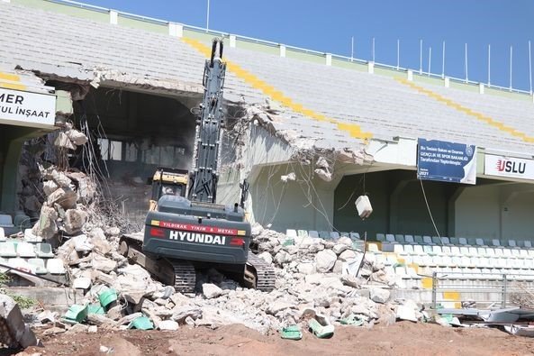 Muğla Atatürk Stadyumu’nda yenileme çalışmaları başladı