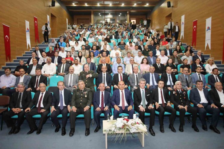 AİÇÜ’de “Direniş, Bedir’den Çanakkale’ye; 15 Temmuz’dan Gazze’ye” konferansı düzenlendi