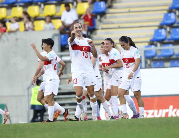 A Milli Kadın Futbol Takımı, EURO 2025 Play-Off’u garantiledi