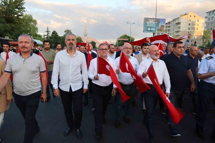 Başkan Özdoğan: "Birliğimiz ve beraberliğimizle hainlere karşı dimdik ayaktayız"