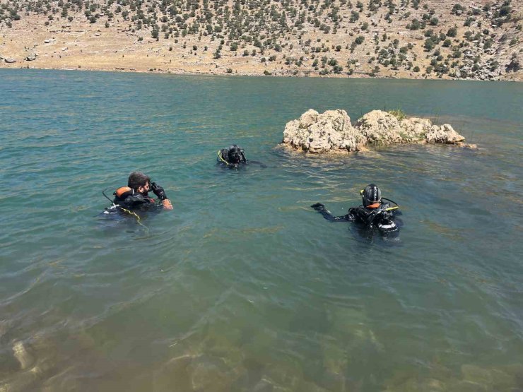 İtfaiyeden su altı arama kurtarma eğitimi