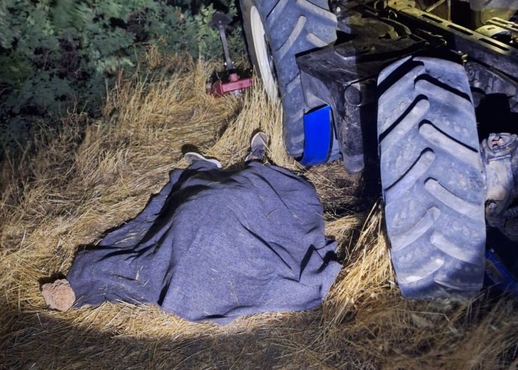 Kullandığı traktörün altında kalan sürücü hayatını kaybetti