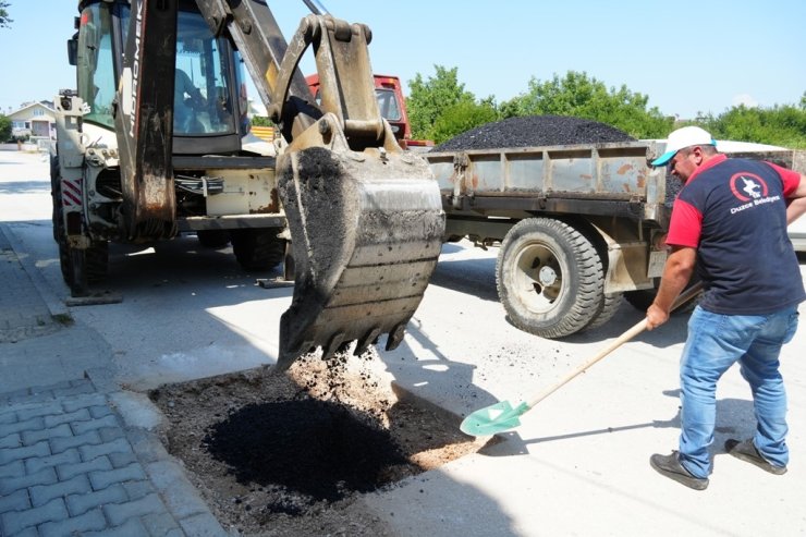 10 kilometre yeni yol 38 kilometre yolda regraj yapıldı