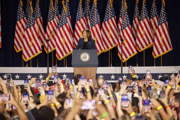 Kamala Harris’ten ilk seçim mitingi: “Donald Trump’ın nasıl biri olduğunu biliyorum”