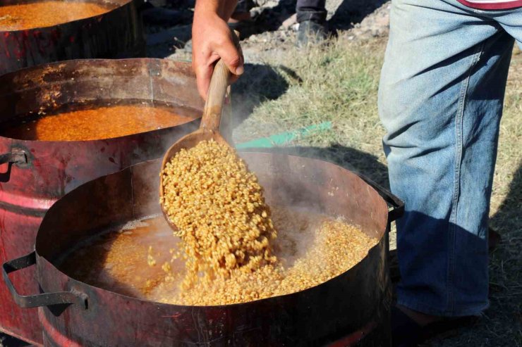 Erzincan’da bulgur kazanları kaynamaya başladı