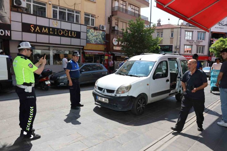 Kırıkkale’de polis ve zabıtadan denetim: Hatalı park yapanlara ceza yağdı