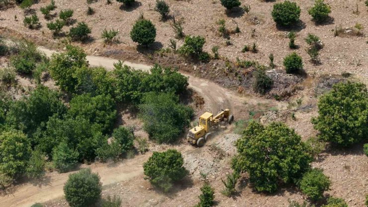 Aydın Büyükşehir Belediyesi kırsal mahallelerde çalışmalarını sürdürüyor