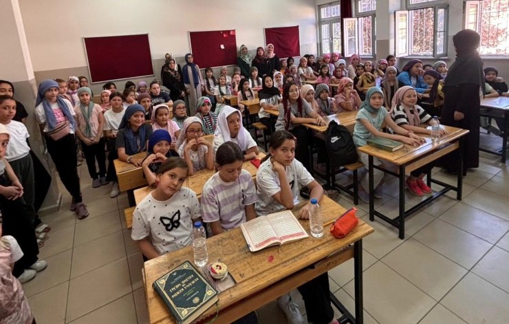 Simav’da Yaz Kur’an kurslarında seminerler devam ediyor