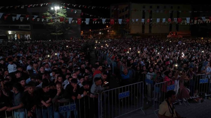 Bitlis’te Öykü Gürman rüzgarı esti