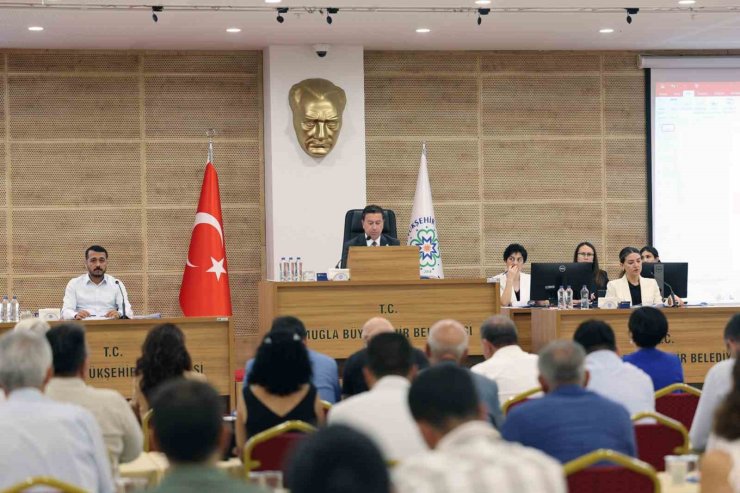 Başkan Aras, “Muğla’ya gelen turist bıraktığı hasar için bedel ödemeli”