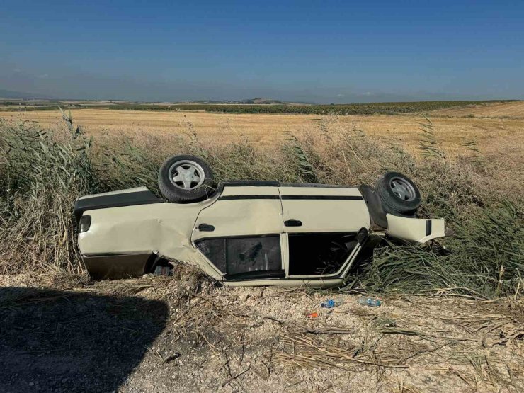 Bandırma’da otomobil devrildi, sürücü yaralandı