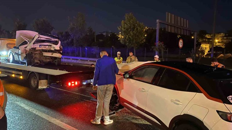 TEM Otoyolu’nda iki araç çarpıştı: 1 ölü