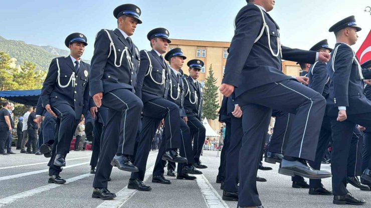 Bursa POMEM mezunlarını verdi