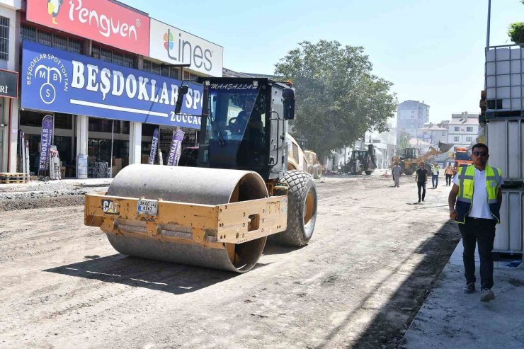 Başkan Büyükkılıç, 50 yıllık altyapısı yenilenen Argıncık Toptancılar Sitesi’nde incelemelerde bulundu